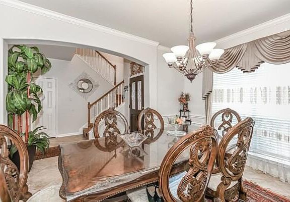 5th image of 831 Deer Hollow Dr