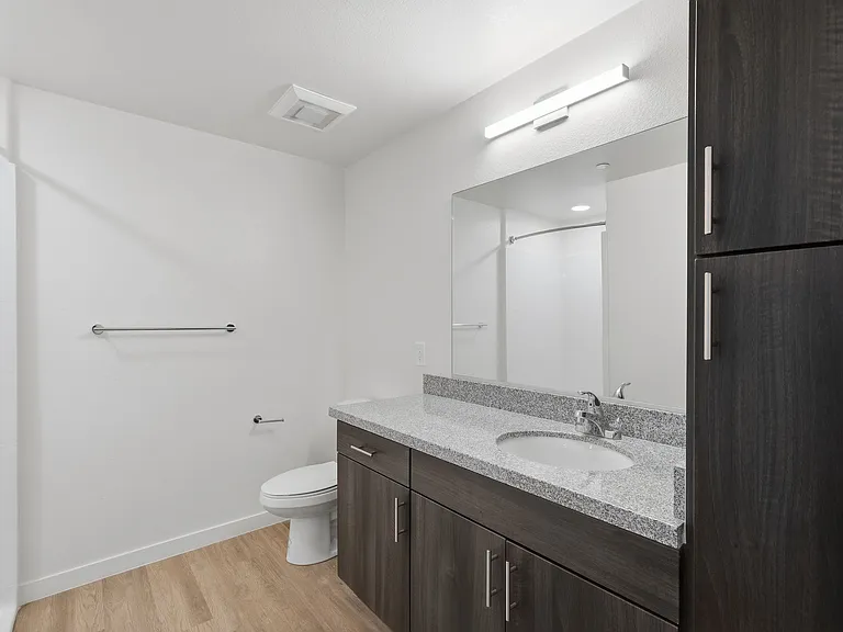La Victoria Commons — Photo 25