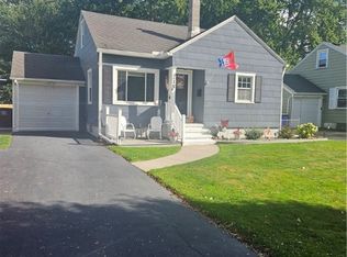 218 Newton Rd, Rochester, NY 14626