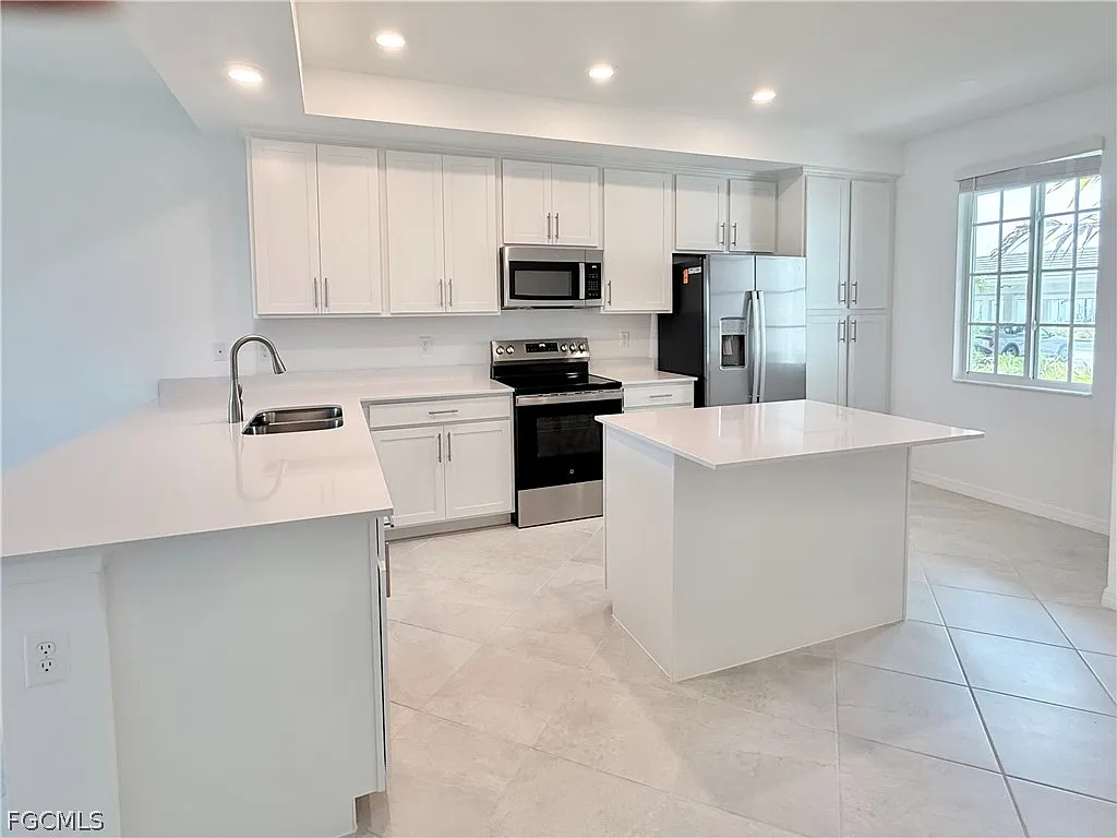 2 bed, 2.0 bath, 1120 sqft, $1,800 — Photo 3