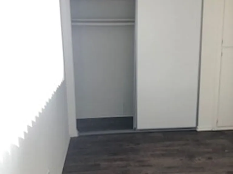 1820 S Bentley Ave — Photo 12