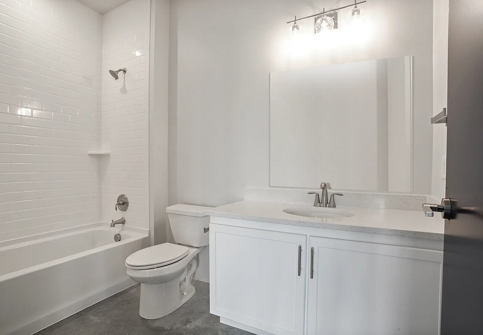 2 bed, 944 sqft, $2,450 — Photo 3