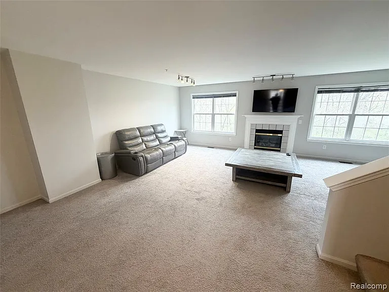 3044 Barclay Way — Photo 3