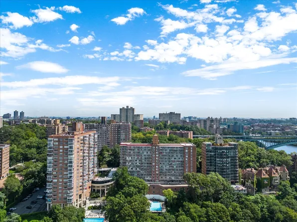 2575 Palisade Avenue image 5 of 30