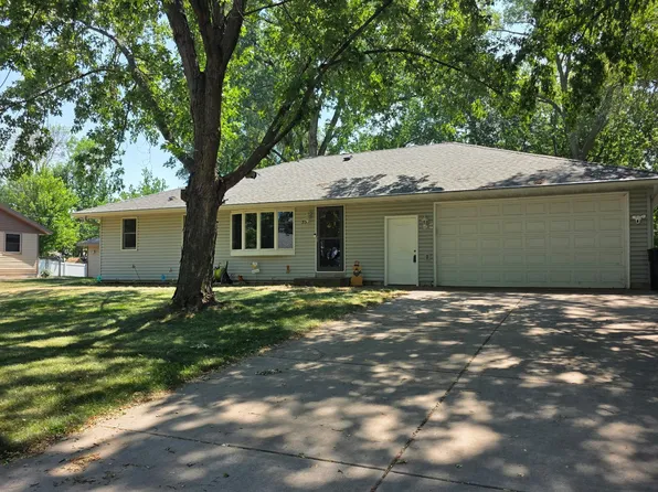 330 110th Ln NW, Coon Rapids, MN 55448