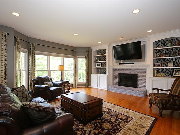 4th image of 1255 Kentland Ct