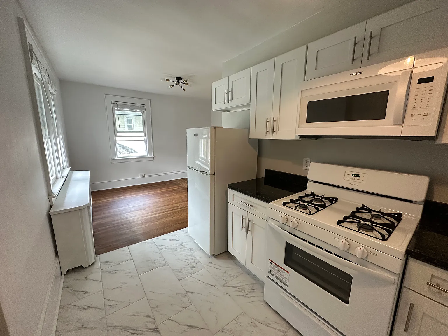 1 bed, $2,400 — Photo 2