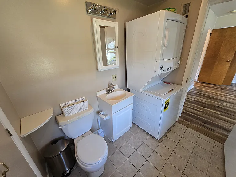 236 W Granada Ave — Photo 17