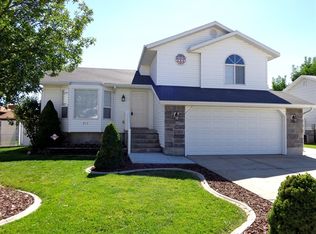 913 W 4200 S, Riverdale, UT 84405