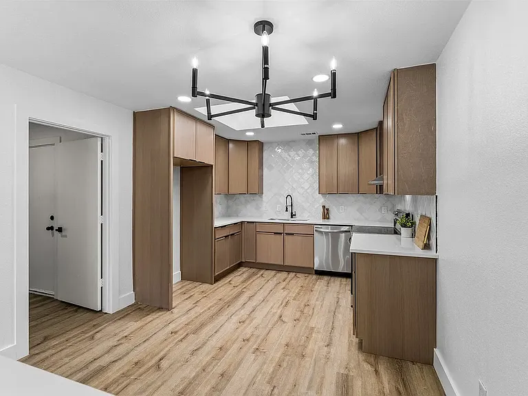 9255 Crimnson Ct — Photo 17