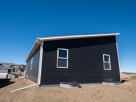 3rd image of 461 Yelner Dr