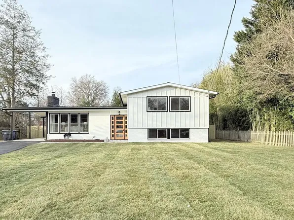 8924 Battery Rd, Alexandria, VA 22308