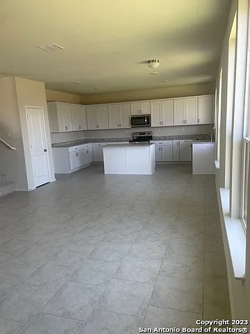 10606 Mexia Ave — Photo 4