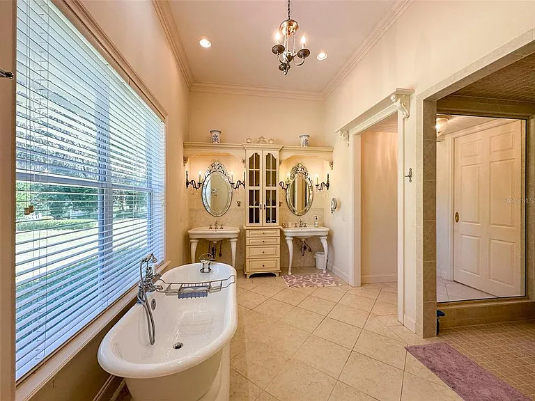 6425 NW 202nd Pl — Photo 37