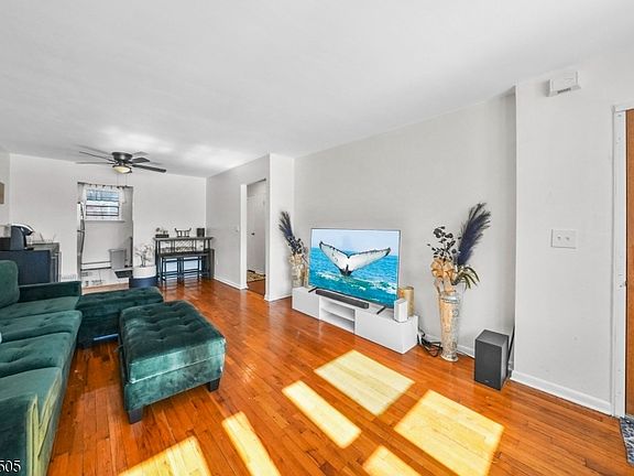 4th image of 45 Wilfred St #19