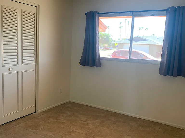 3335 S Pine St — Photo 9