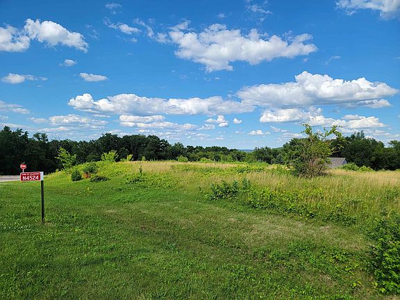 3rd image of N4524 Prairie Knoll Cir