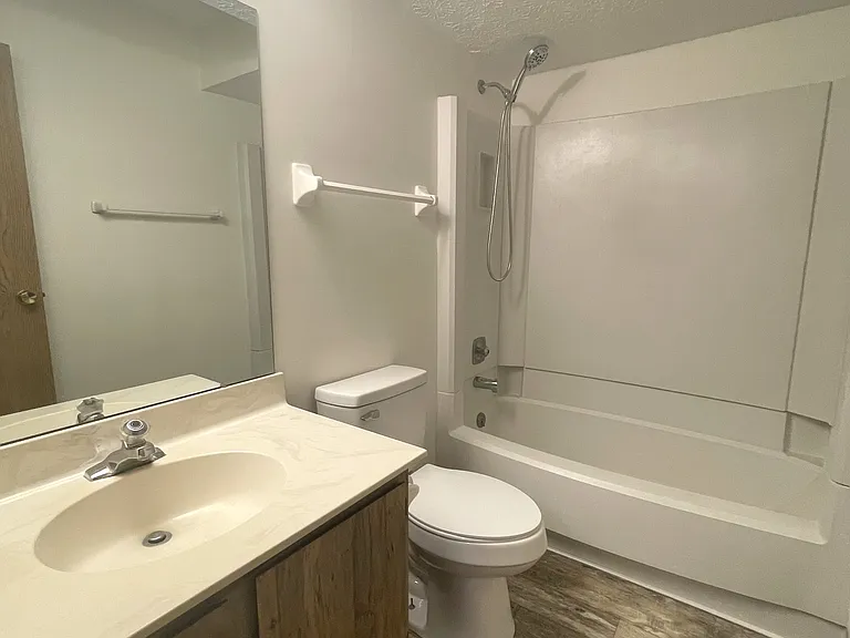3340 Edgebrook Dr — Photo 11