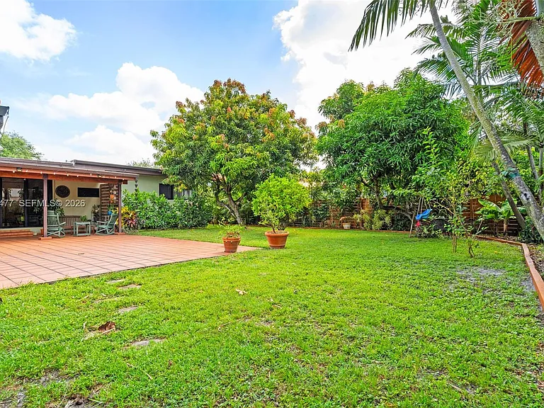 550 Westward Dr — Photo 29