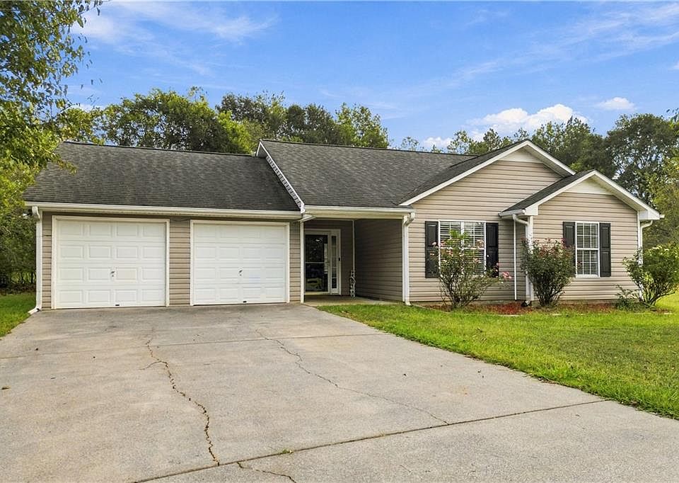 1st image of 28 Autumn Ridge Dr