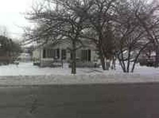 591 Sibley St, Trenton, MI 48183