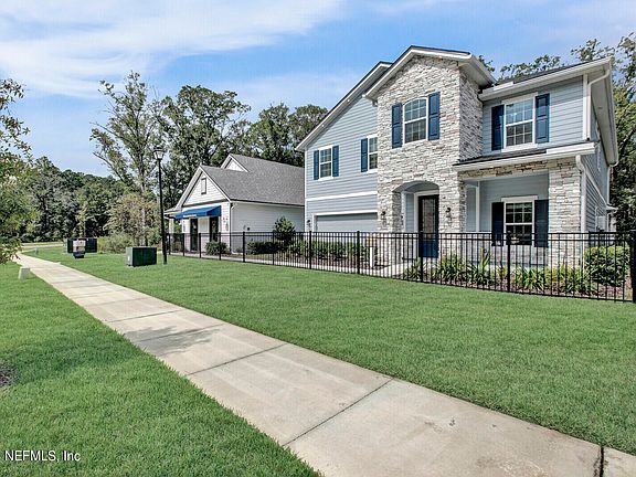 3rd image of 2643 FIRETHORN Avenue