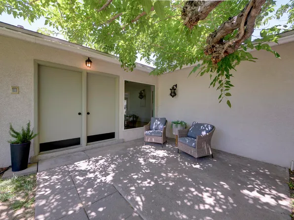 1733 Luthy Dr NE, Albuquerque, NM 87112