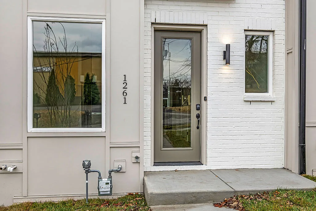 3 bed, 3.5 bath, 1689 sqft, $2,800 — Photo 3