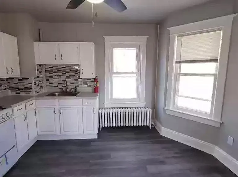 1078 Lalor St #2 — Photo 1