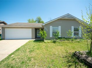 2215 S 17th St, Rogers, AR 72758