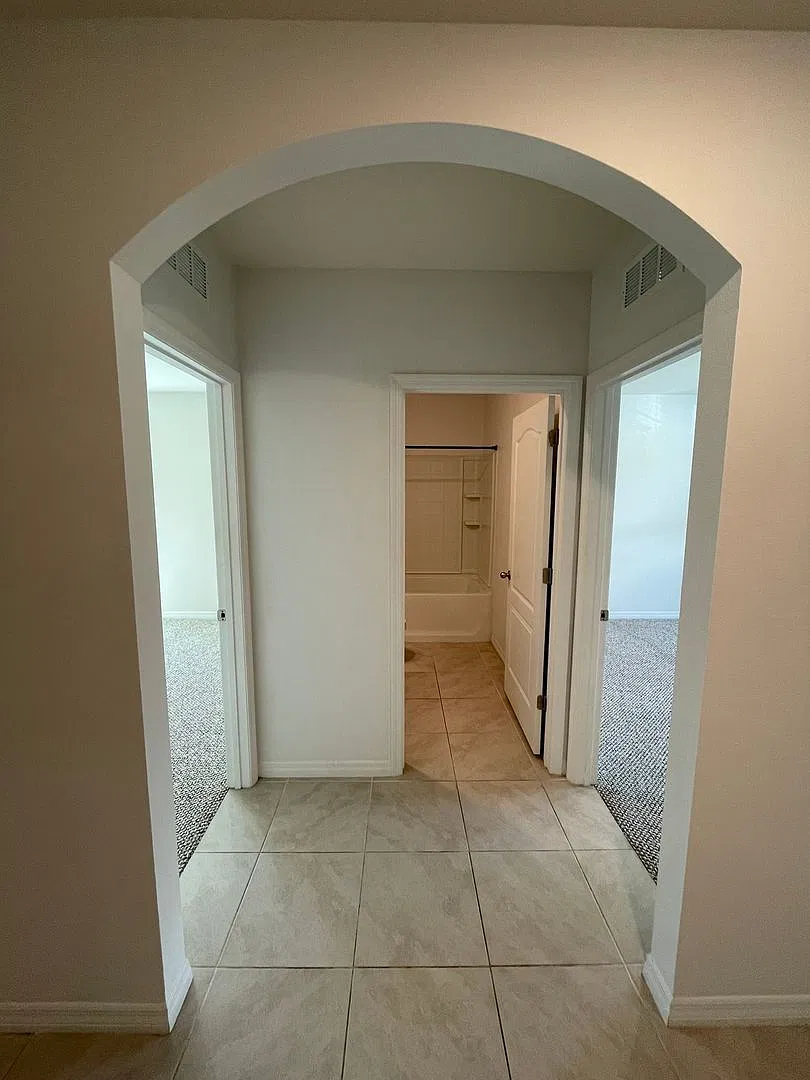 4 Bedroom 2 Bathroom home available in Edgewater, FL — Photo 4