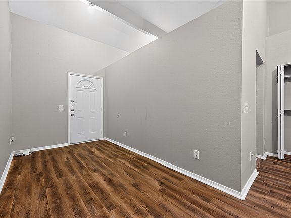 4th image of 226 Cliff Heights Cir