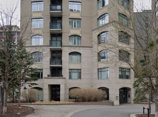 85 Bronson Ave #804, Ottawa, ON K1R6G7