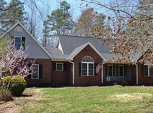 107 Grandview Dr, Statesville, NC 28677