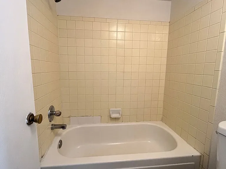 3052 N Alvernon Way — Photo 23