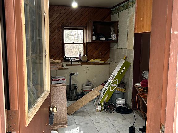 5th image of 84 Ratynski Ln