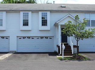 120 Towne Square Ct, Eureka, MO 63025