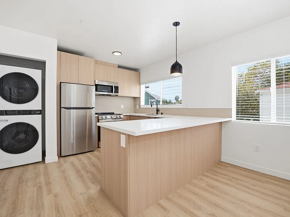 3714-3718 Nile St