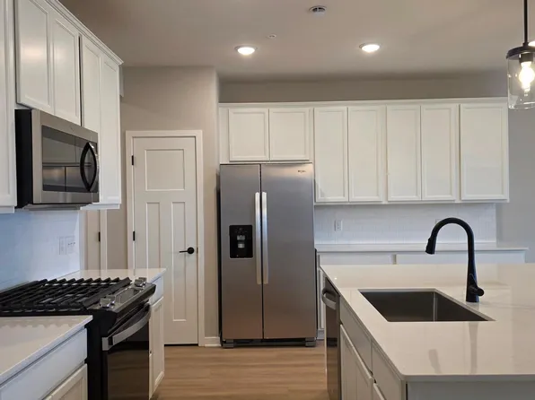 19206 Goldenrod Trl, Corcoran, MN 55374