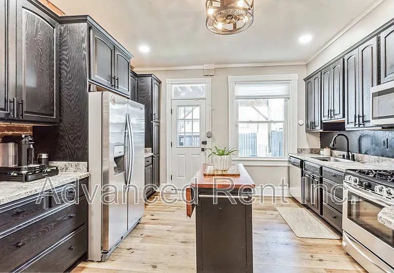 3603 Hudson St — Photo 12