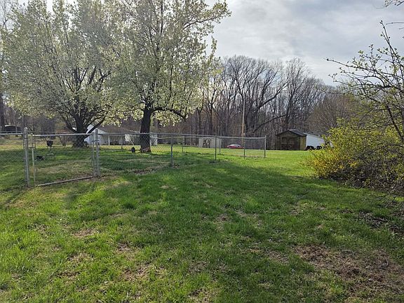 2nd image of 690 Scuffling Hill Rd