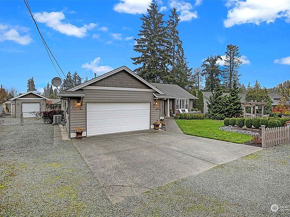 3rd image of 315 Heather Drive