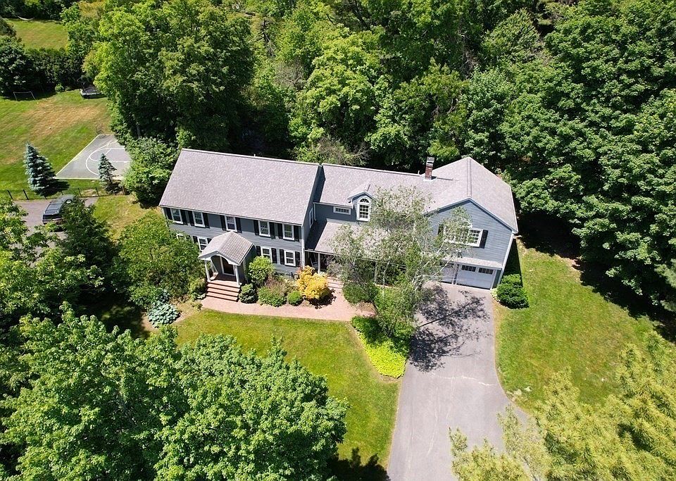 32 Canterbury Ln, Needham, MA 02492 | Zillow