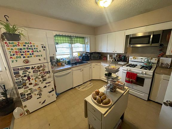 5th image of 23 Elmwood Cir