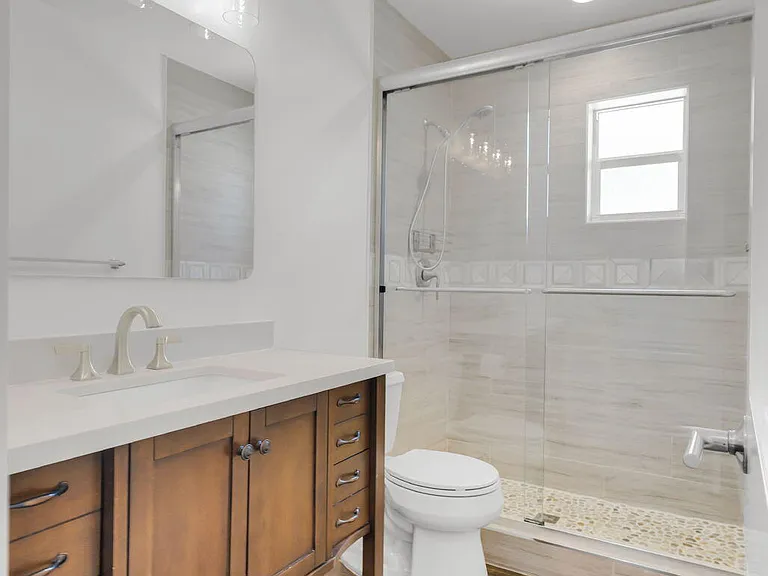 204 W Whitney Dr — Photo 30