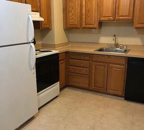 2nd image of 2495 S Gaylord St #14