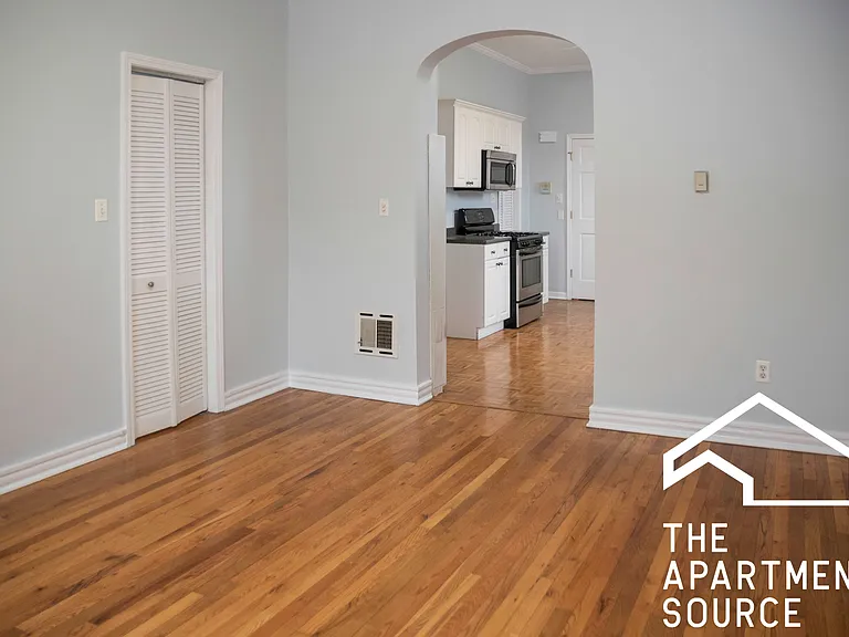 2215 W Wellington Ave #1R — Photo 6