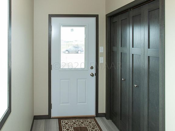 5th image of 3228 36th Ave S