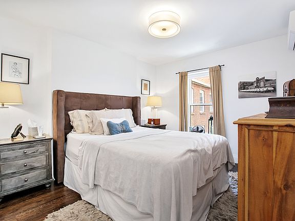 4th image of 176 Smith St Floor 3