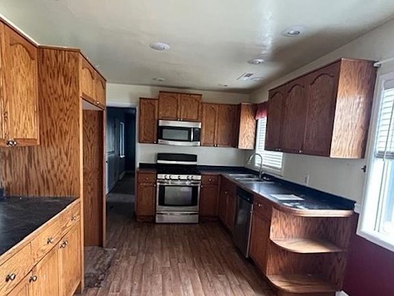 2nd image of 245 Hall St